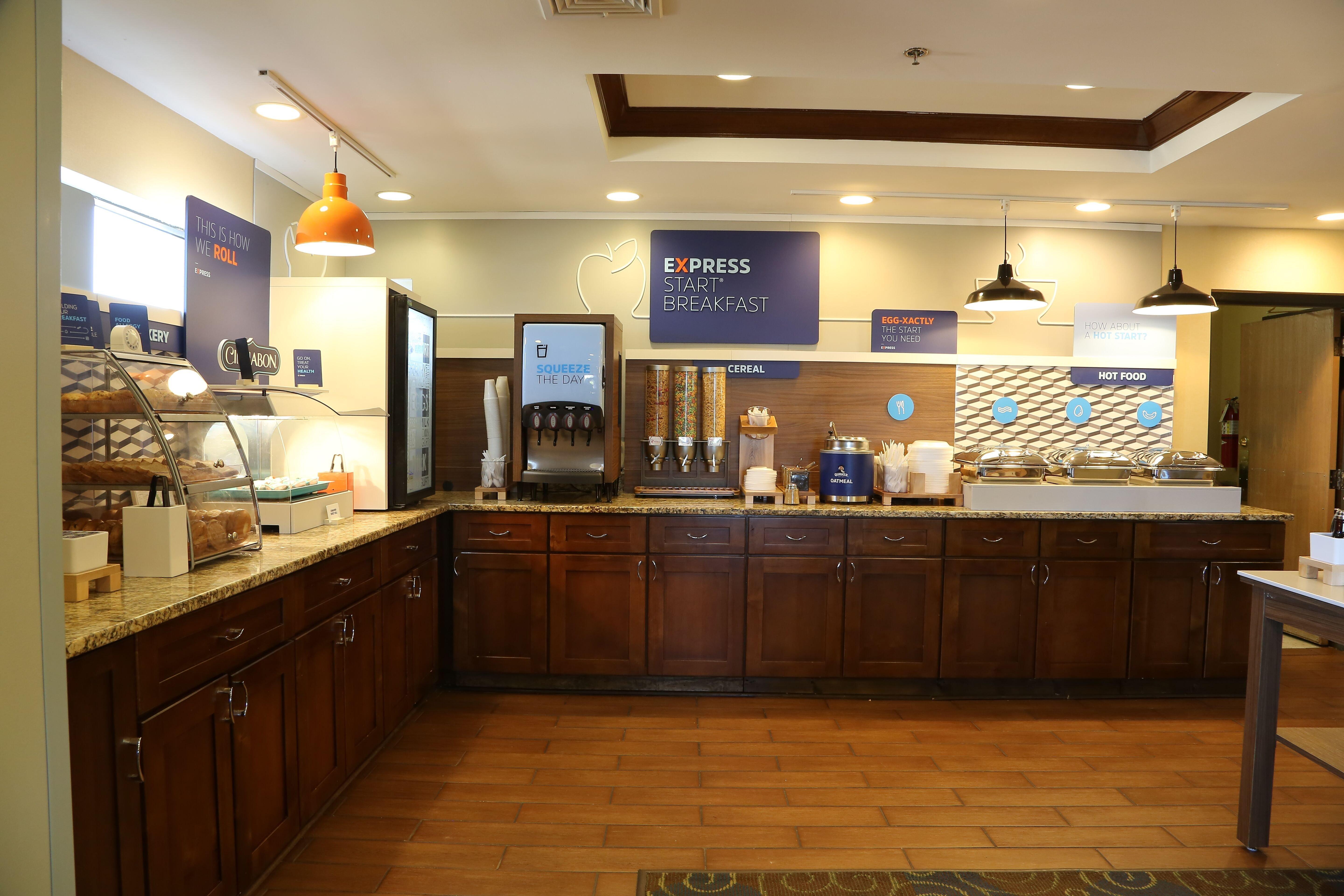 Holiday Inn Express Hotel & Suites Cleveland - Ms By Ihg Esterno foto