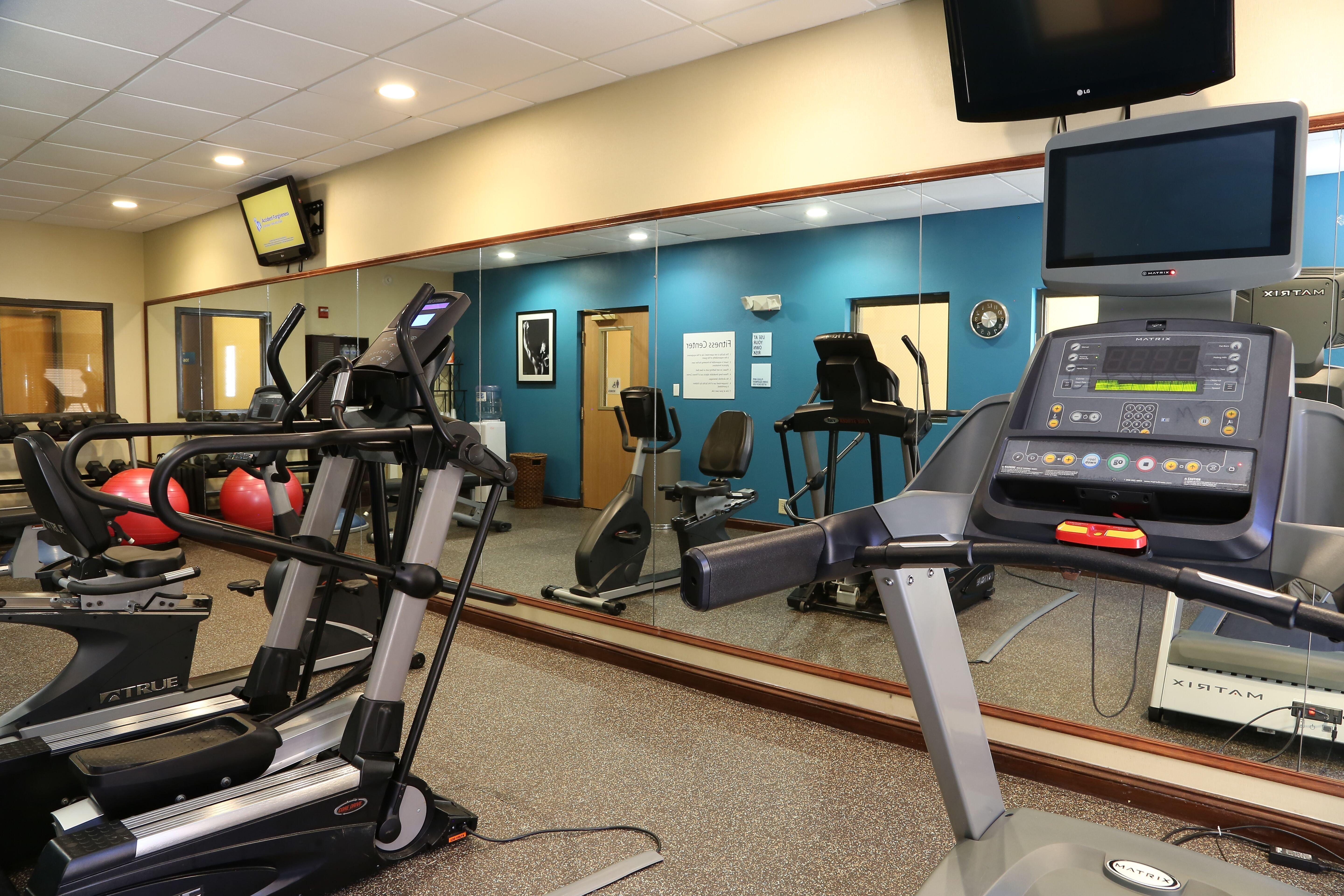 Holiday Inn Express Hotel & Suites Cleveland - Ms By Ihg Esterno foto