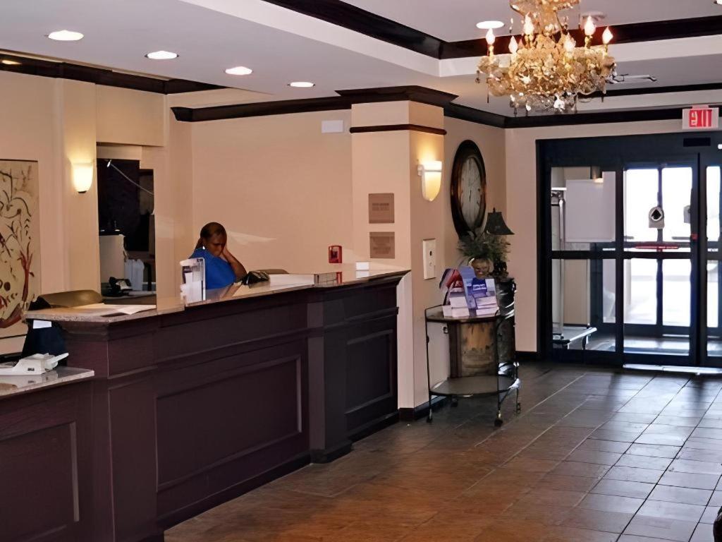 Holiday Inn Express Hotel & Suites Cleveland - Ms By Ihg Esterno foto