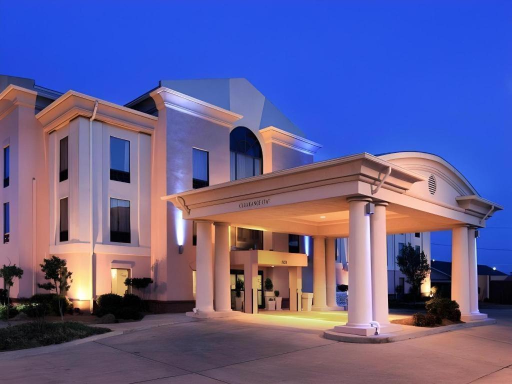 Holiday Inn Express Hotel & Suites Cleveland - Ms By Ihg Esterno foto