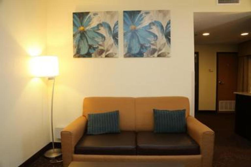 Holiday Inn Express Hotel & Suites Cleveland - Ms By Ihg Esterno foto