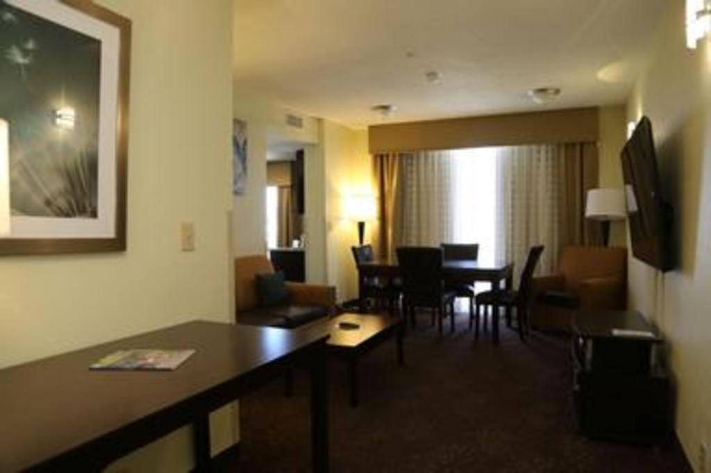 Holiday Inn Express Hotel & Suites Cleveland - Ms By Ihg Esterno foto