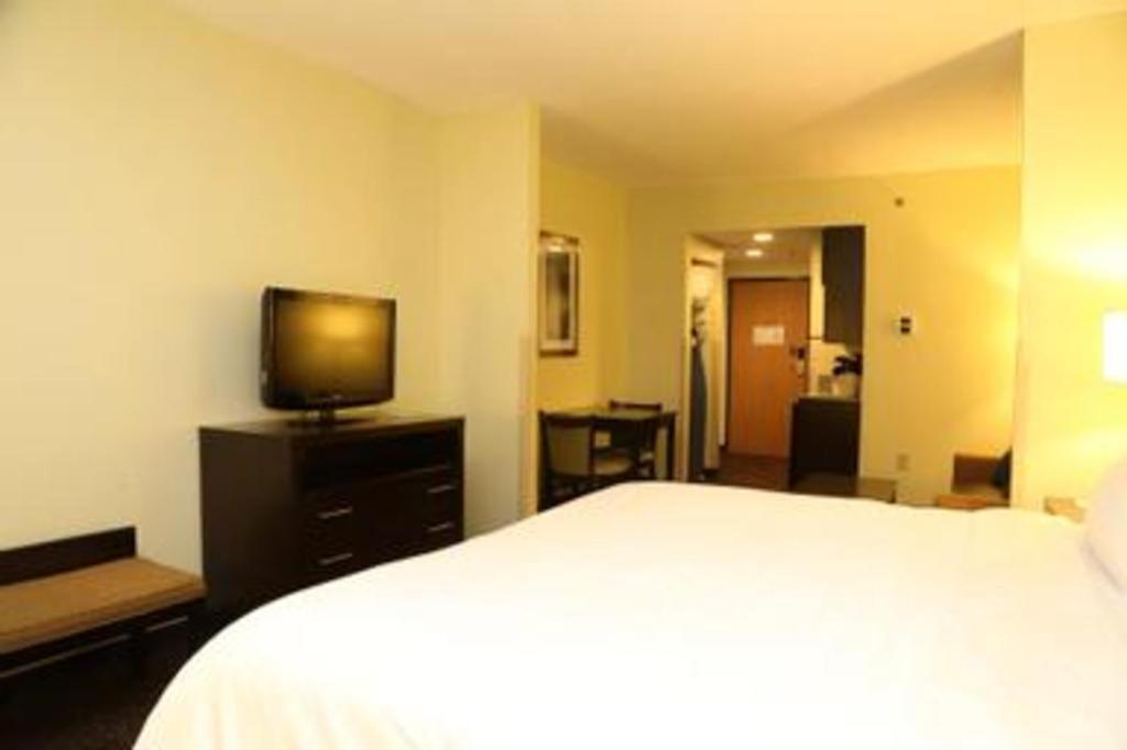 Holiday Inn Express Hotel & Suites Cleveland - Ms By Ihg Esterno foto