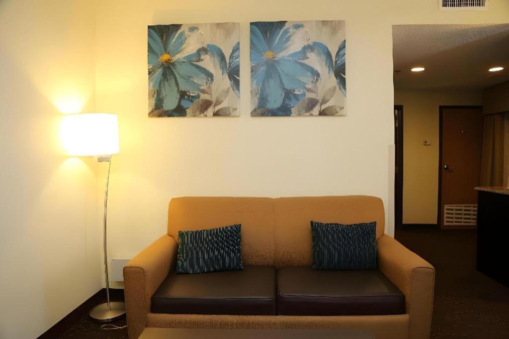 Holiday Inn Express Hotel & Suites Cleveland - Ms By Ihg Esterno foto